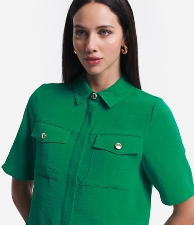 Camisa Texturizada con Bolsillos Delanteros y Botones Diferenciados 3