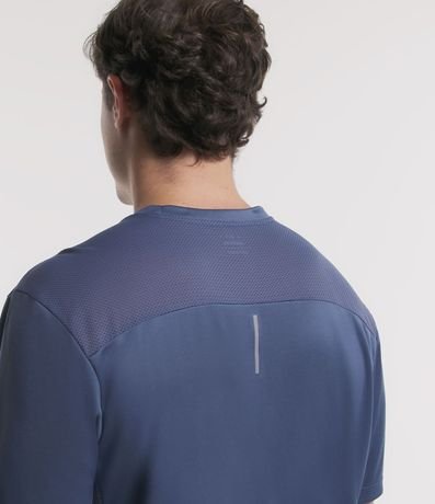 Remera Deportiva con Tecnología Dry e Detalles Reflectantes 6