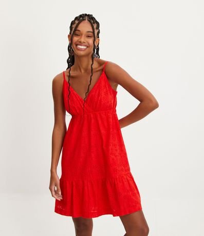 Vestido Corto en Laise con Textura de Flores y Volado en el Bajo