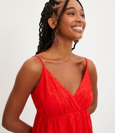 Vestido Corto en Laise con Textura de Flores y Volado en el Bajo 4