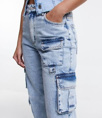 Pantalón Recto en Jeans con Bolsillos Cargo y Medio Aro en Metal 4