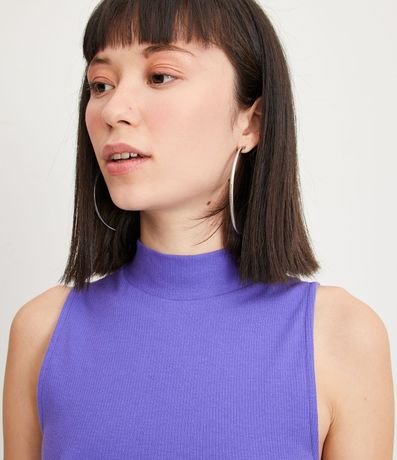 Blusa Cropped Básica sin Manga en Algodón con Cuello Alto 4