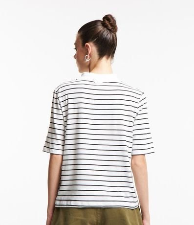 Blusa Básica con Cuello Alto y Estampa de Rayas 3