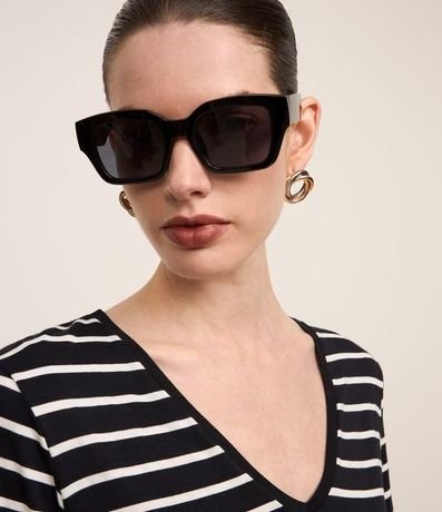 Remera en Media Malla Rayada con Escote V 4