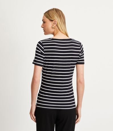 Remera en Media Malla Rayada con Escote V 4