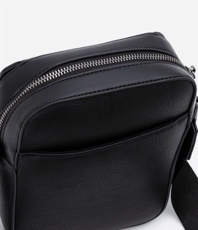 Bolso Shoulder Bag en Pu con Detalles Contrastantes 5
