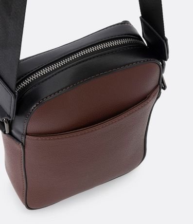 Bolso Shoulder Bag en Pu con Detalles Contrastantes 3