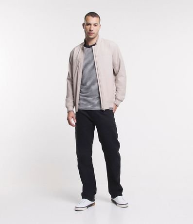 Campera Bomber en Material Gomoso y Cuello Alto 2