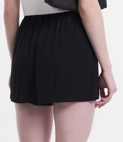 Short Holgado en Viscosa Texturizda 3