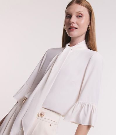 Blusa en Crepé con Cuello Alto con Lazo 3