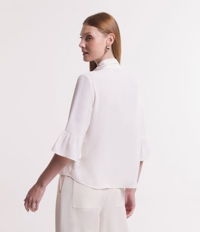 Blusa en Crepé con Cuello Alto con Lazo 4