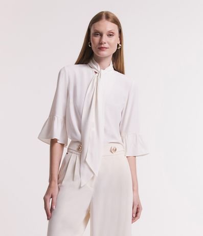 Blusa en Crepé con Cuello Alto con Lazo 5