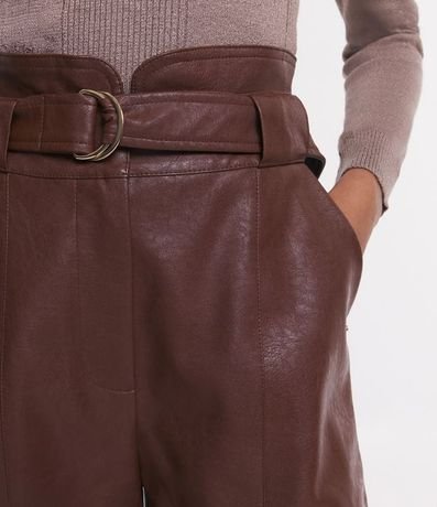 Short Clochard con Cinturón y Hebilla 5