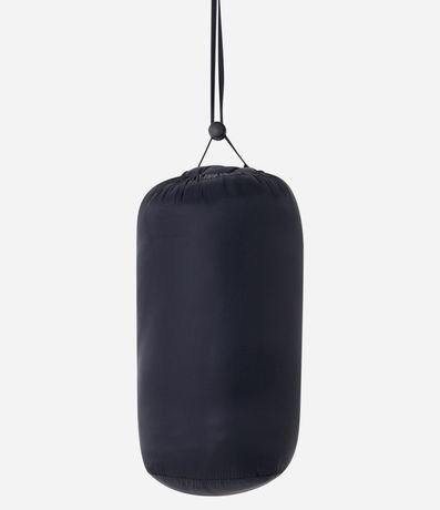 Campera Ultraligera Básica en Microfibra con Capucha y Bolsillos 10