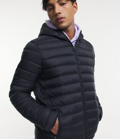 Campera Ultraligera Básica en Microfibra con Capucha y Bolsillos 4