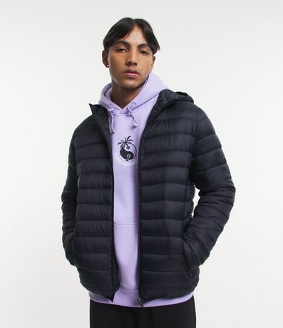 Campera Ultraligera Básica en Microfibra con Capucha y Bolsillos 5