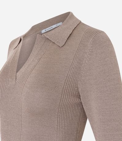Blusa en Viscosa con Cuello V y Solapa 8