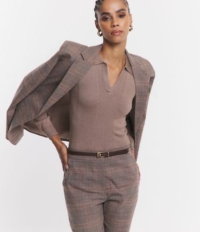 Blusa en Viscosa con Cuello V y Solapa 3