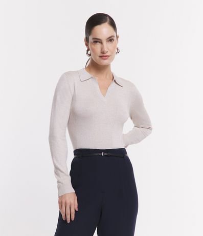 Blusa en Viscosa con Cuello V y Solapa