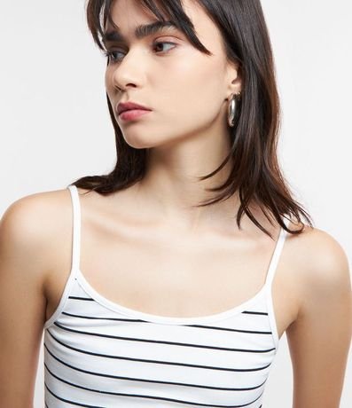 Blusa Cropped de Tirante en Media Malla con Rayas y Textura 4