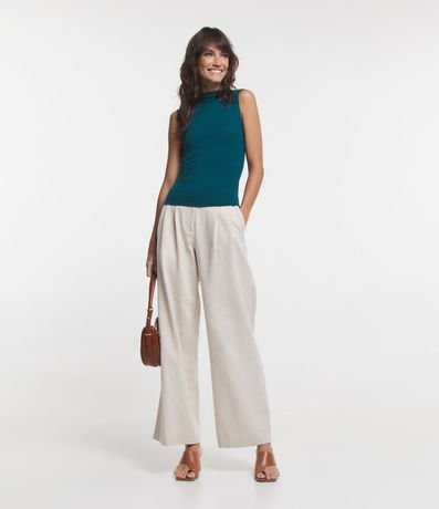 Blusa en Viscosa con Cuello Alto y Textura Acanalada 2