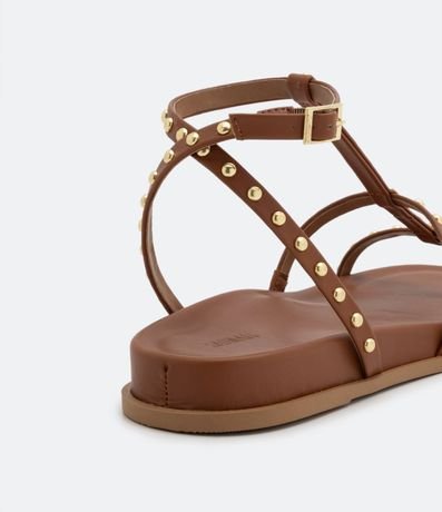 Sandalia Plana con Tiras Adornadas por Remaches 4