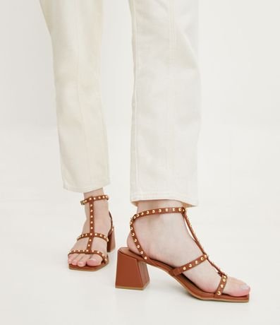 Sandalia con Tacón Bloque y Tirantes con Remache 7