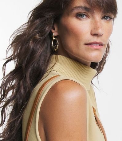 Vestido Midi en Suedine con Cuello Alto 3