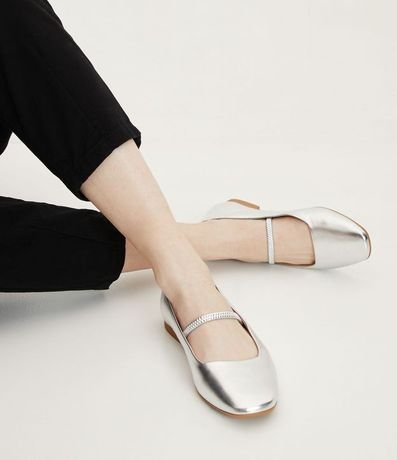 Zapatilla Bailarina con Tira Fina en la Parte Superior 2