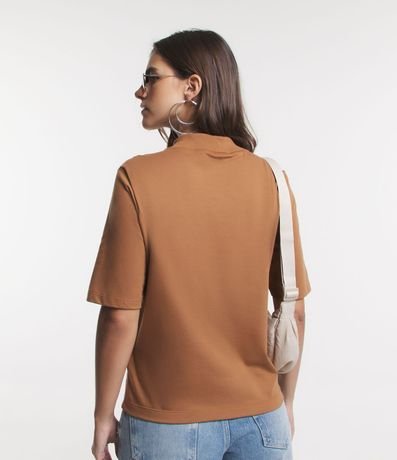 Blusa en Algodón con Cuello Alto y Manga Corta 3