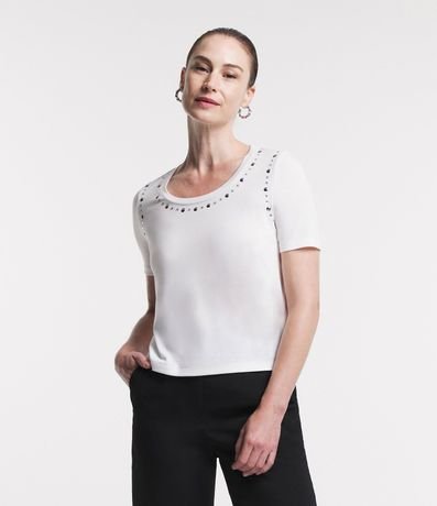 Blusa en Viscosa con Brillos Aplicados en el Cuello y Sisa 1