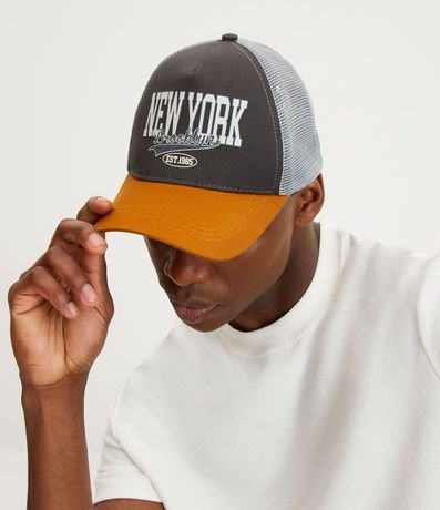 Gorra Trucker con Visera Curva y Estampado New York Brooklyn 1