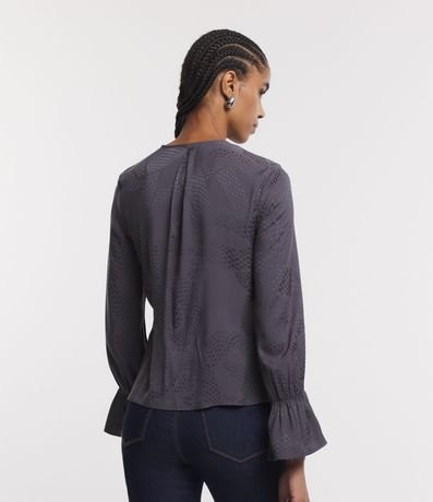 Blusa en Viscosa Jacquard Serpiente con Manga Abullonada y Lazo Delantero 3