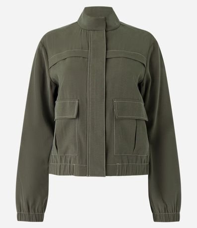 Campera Bomber en Viscosa con Bolsillos Solapa y Pespuntos Contrastantes 6