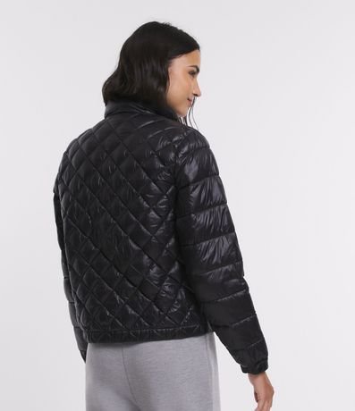 Campera en Poliamida con Grumos y Textura Capitoneada 5