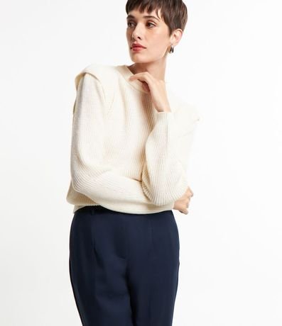 Blusa en Punto con Cuello Alto y Hombrera 1