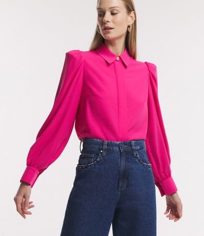 Camisa en Crepé con Botón Diferenciado y Manga Abullonada 4