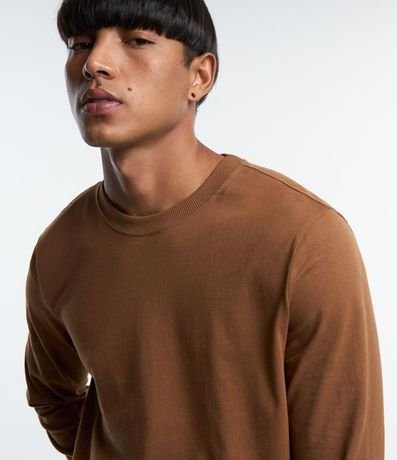 Remera Básica en Algodón con Puño Ajustado y Tag en el Bajo 5