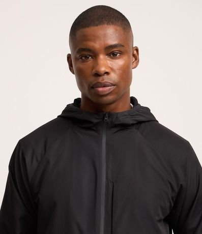 Campera Deportiva con Puños Ajustados y Capucha 4