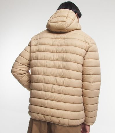 Campera Ultraligera Básica en Microfibra con Capucha y Bolsillos 3