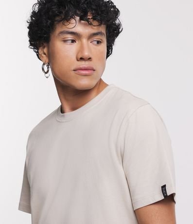 Remera Comfort Básica en Media Malla con Textura y Manga Corta 4