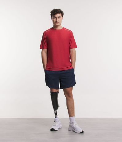 Remera Deportiva con Tecnologia Dry y Detalles Reflectantes 2