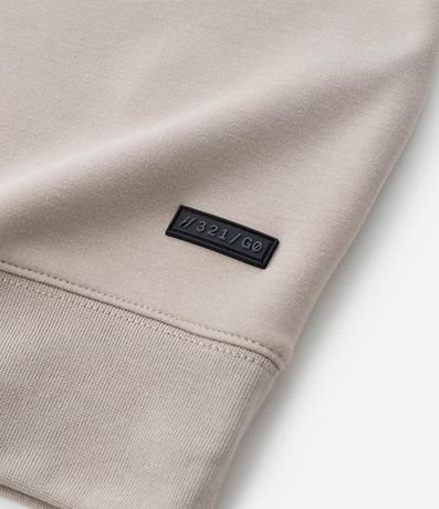 Buzo Deportivo con Etiqueta Aplicada 8