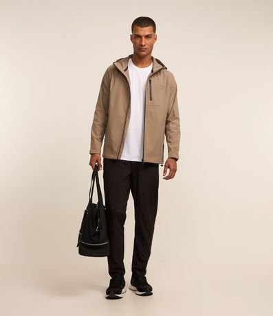 Campera Deportiva Resistente a Agua y con Capucha 2