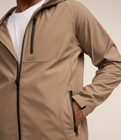 Campera Deportiva Resistente a Agua y con Capucha 5
