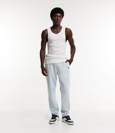 Pantalón Loose Jeans Delavê con Etiqueta Frontal 1