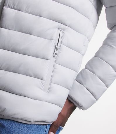 Campera Ultraliviana Básica en Poliamida con Cuello Alto 8