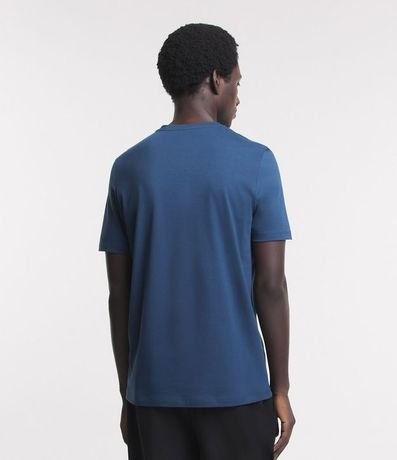 Remera Slim en Algodón Peruano con Cuello V 3
