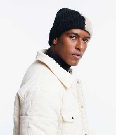 Gorro en Punto Bicolor con Bajo Plegado