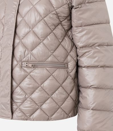 Campera en Poliamida con Grumos y Textura Capitoneada 7